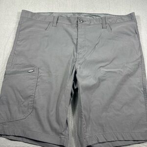 Eddie Bauer Men's Hiking Cargo Shorts in Gray